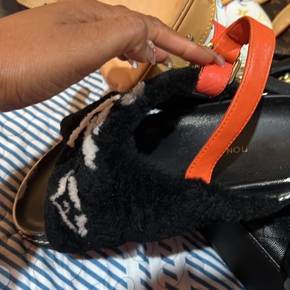 Louis Vuitton slides - Picture 2 of 3
